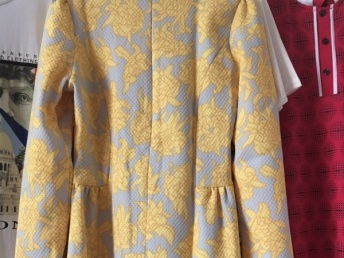 武漢尾貨服裝批發(fā)市場(chǎng) 庫存清倉，低價(jià)批發(fā)童裝及男女裝